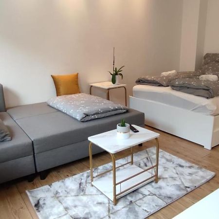 Privatzimmer-2 In Ruhiger Lage 9Min Von Hbh Nürnberg Exterior foto